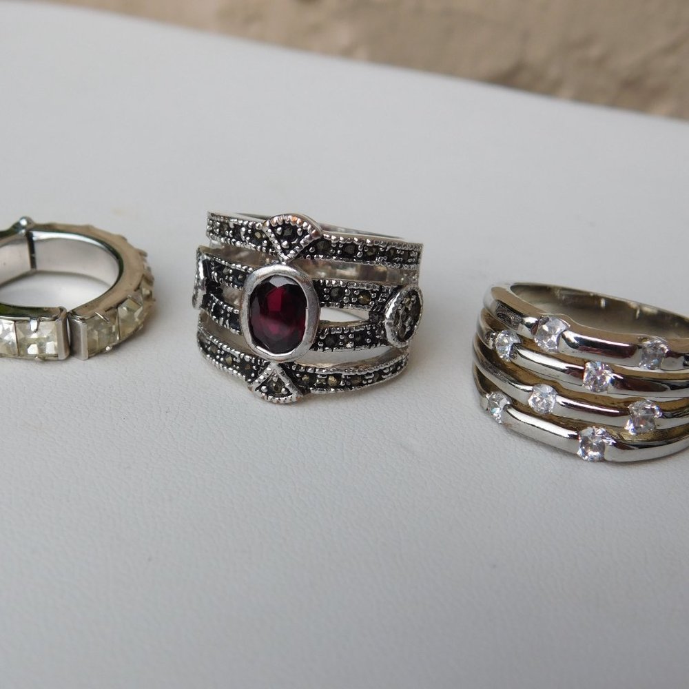 Vintage Lot of Six Rings includes lia sophia and Kiam Family - Picture 3 of 10